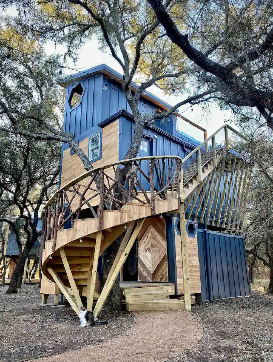 fredericksburg texas airbnb treehouse rental
