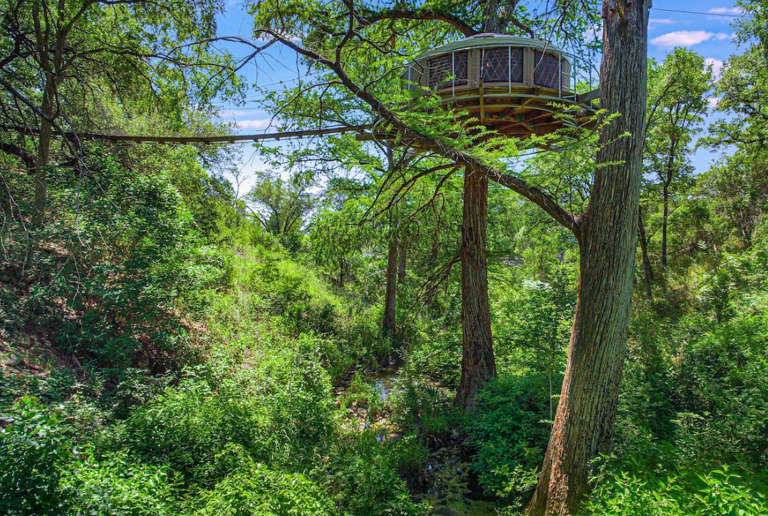 spicewood texas airbnb treehouse rental