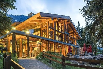 luxurious log cabin home