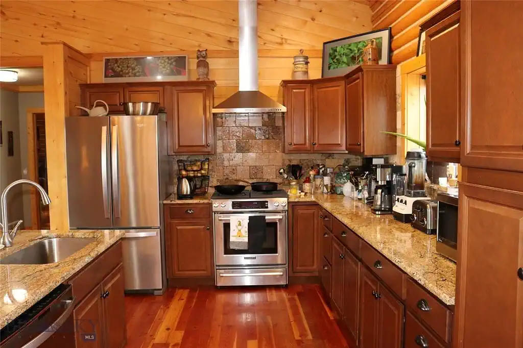 258a Howie Rd, Big Timber MT Big Timber Cabin Homes For Sale